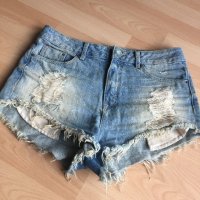 Оригинални дамски къси панталони H&M !, снимка 1 - Къси панталони и бермуди - 29701429