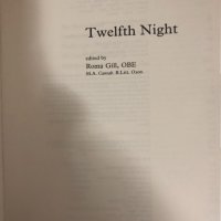 Twelfth Night (Oxford School Shakespeare), снимка 2 - Чуждоезиково обучение, речници - 34329463
