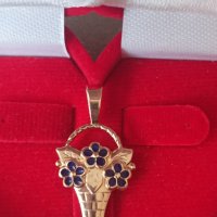 Руска златна висулка с емайл , снимка 1 - Колиета, медальони, синджири - 44304887