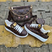 Дамски комплект чанта и обувки Louis Vuitton, снимка 1 - Дамски ежедневни обувки - 31958481