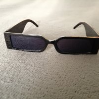 Правоъгълни слънчеви очила в черен цвят, снимка 4 - Слънчеви и диоптрични очила - 36816151