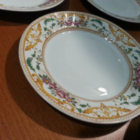 Български порцелан чинии , снимка 2 - Антикварни и старинни предмети - 44797309