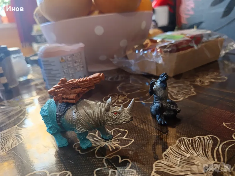 фигурки Годзила носорог, снимка 1