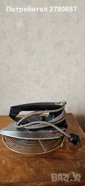 ретро руска ютия вграден кабел модел у70, снимка 1