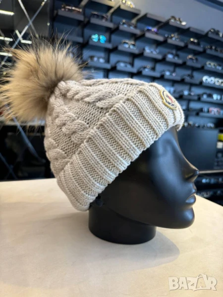 шапки от естествен пух  moncler, снимка 1