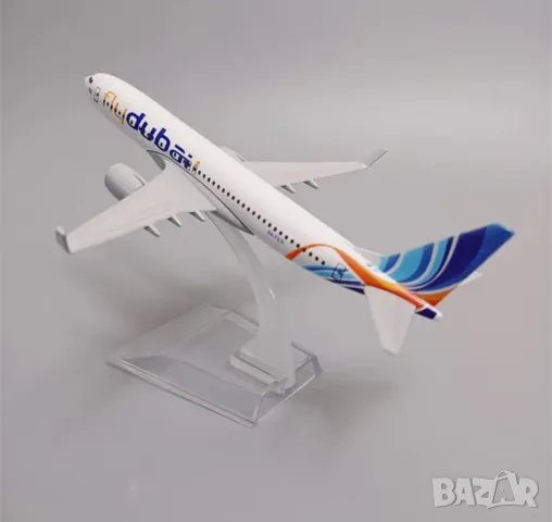 Бойнг 737 самолет Fly Dubai модел макет метален лайнер полет, снимка 4 - Други - 49506275