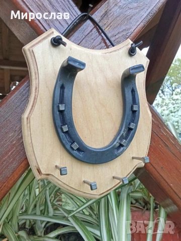 Дървена закачалка за ключове с истинска подкова и клинци., снимка 6 - Декорация за дома - 48126901