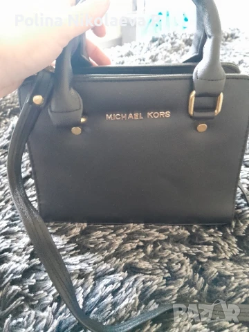 Дамска елегантна чанта на Michael Kors 
