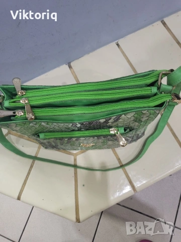 Дамска чанта, снимка 4 - Чанти - 53275314