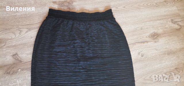 Елегантна черна пола С/М размер , снимка 4 - Поли - 36876971