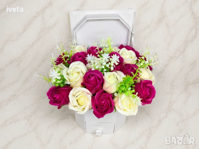 🎓 Кутии с цветя за абитуриентски бал 🎓, снимка 2 - Ръчно изработени сувенири - 54346039