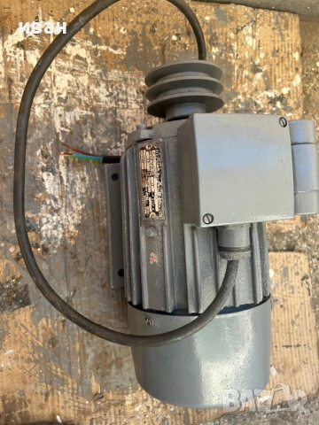 Електро мотор, снимка 2 - Електродвигатели - 54305468