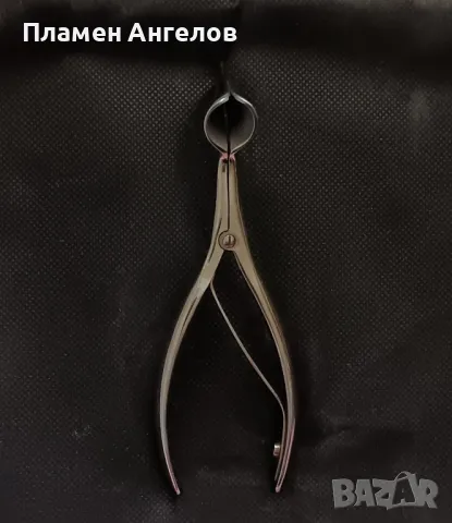 стар медицински инструмент