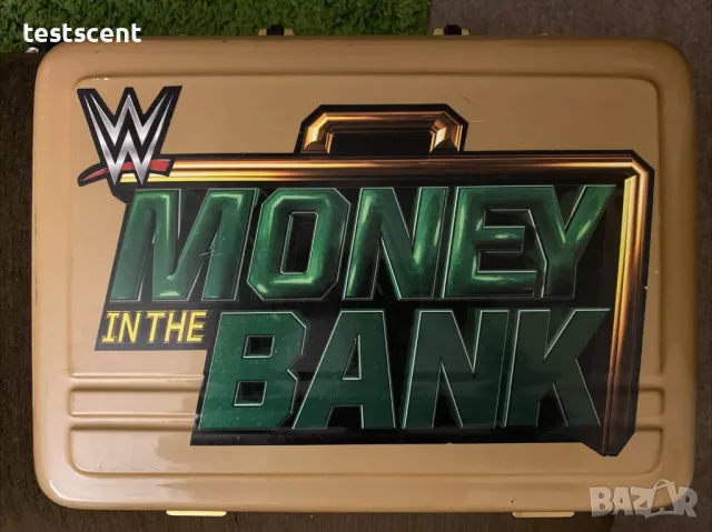 WWE Money In The Bank Briefcase куфар gold колекционерски Договорът в куфарче , снимка 5 - Колекции - 48988450