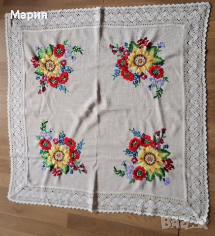 Покривка за маса с бродирани флорални елементи , снимка 2 - Покривки за маси - 52668854