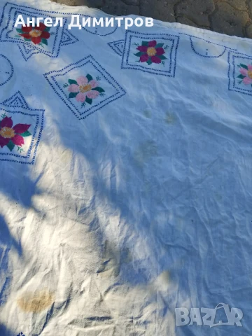 Бродерия покривка , снимка 3 - Антикварни и старинни предмети - 50918090
