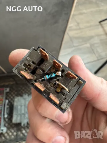 Бутон Аварийни Светлини за Опел Вектра А, Opel Vectra A 90 347 821, 90 316 902, снимка 3 - Части - 48759960