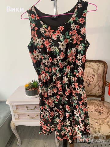 Асиметрична рокля 12-14г ръст 158-164 подходяща за размер XS, снимка 13 - Рокли - 44687429