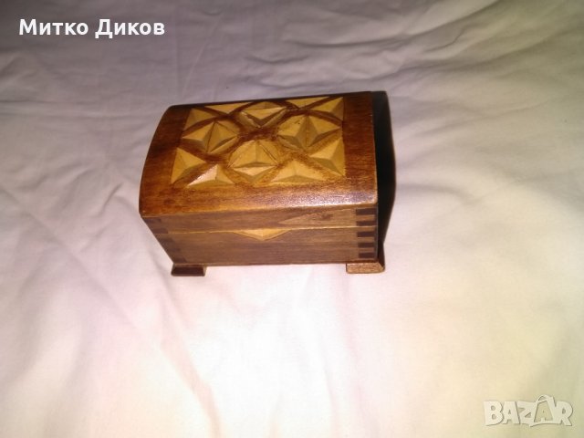 Дървени кутии за бижута и други неща  байцвана и лакирана от соца нови-100х70х55мм