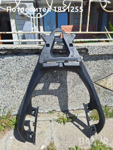 Стойка заден куфар GP Kompozit за Yamaha XMAX 250 / XMAX 400 2014-2017