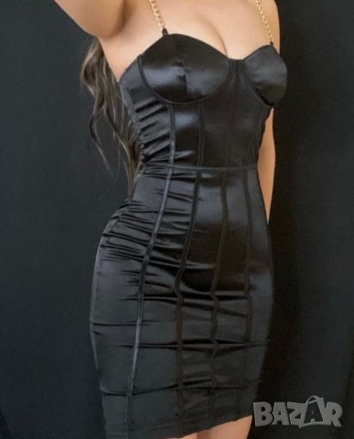 Черна рокля сатен с верижки Avin Alessa Cliche, снимка 5 - Рокли - 35057151