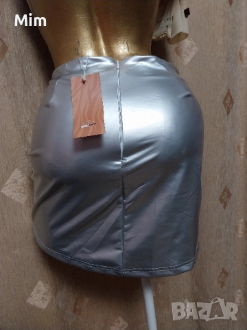 XS/S Сребриста къса пола от еластична еко кожа , снимка 3 - Поли - 51981968