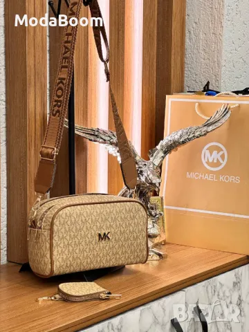 Michael Kors дамски чанти различни цветове , снимка 7 - Чанти - 48126625