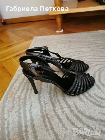 Обувки на GiAnni , снимка 1 - Дамски обувки на ток - 40851648