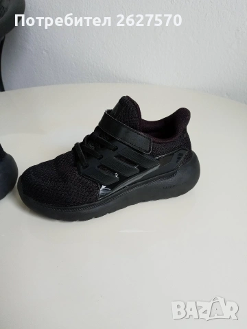 Детски маратонки Адидас., снимка 2 - Детски маратонки - 54164205