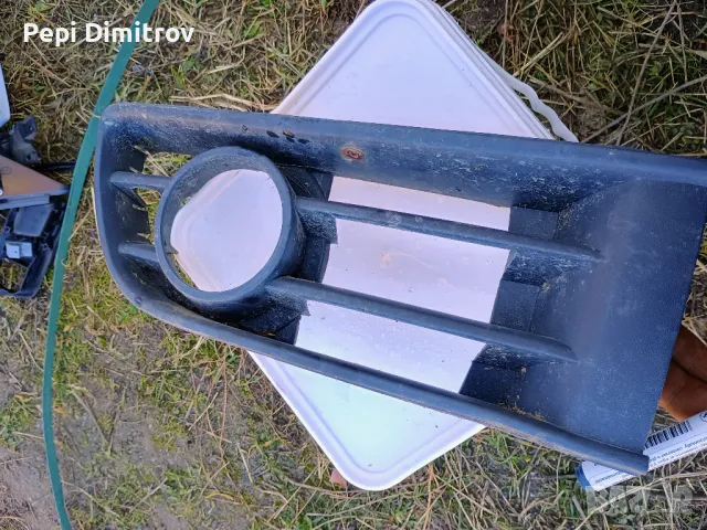 Дясна решетка халоген Плафон VW Polo 9n IV 2001-2005 г 6Q947105, снимка 2 - Части - 48920806