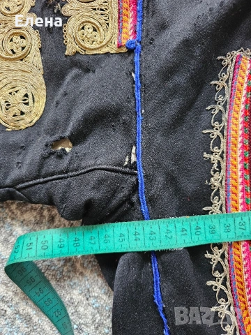 Автентична кюстендилска казмирена сая със сърма, снимка 11 - Антикварни и старинни предмети - 54043629