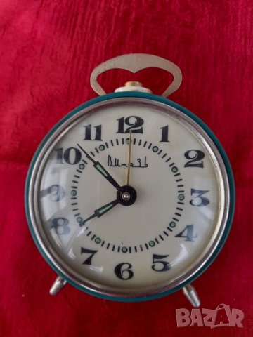 Стар Руски будилник-Витяз, снимка 4 - Антикварни и старинни предмети - 36953001