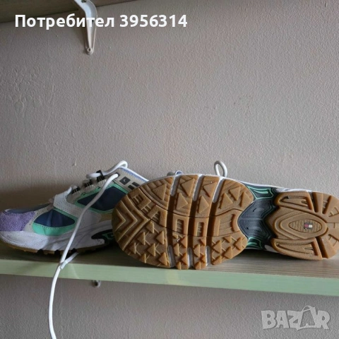 Дамски кецове Tommy Hilfiger, снимка 2 - Маратонки - 53994535