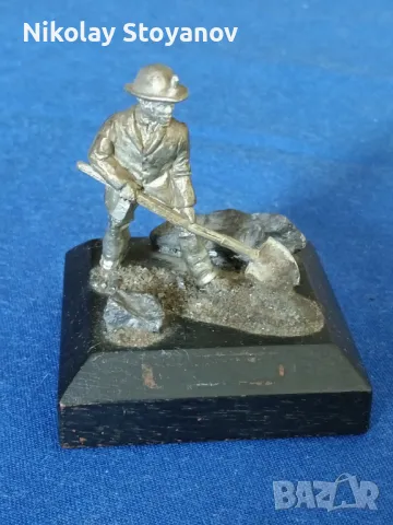 Фигурка на миньор