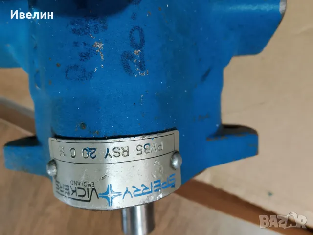 Хидравлична помпа , снимка 2 - Резервни части за машини - 48594901