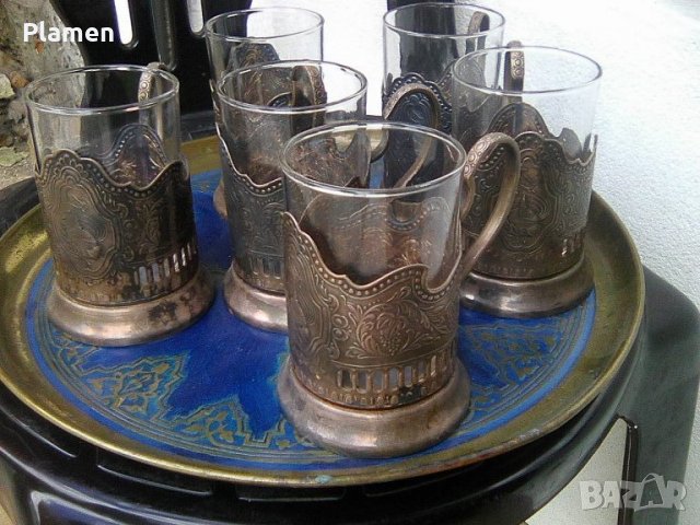 Шест чаши с подстаканчици посребрени и поднос на тема първите два изкуствени спътници на земята