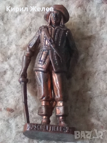 Киндер фигурка войник 51750