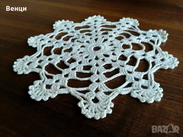 Плетива, салфетки, каре, декорация на една кука, снимка 3 - Декорация за дома - 31100897