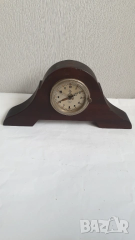 Стар автомобилен часовник Kienzle вграден в настолна кутия