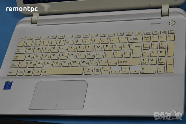 15.6 инчов лаптоп Toshiba L50-B-1M7 I3 8 GB DDR3 SSD , снимка 3 - Лаптопи за работа - 56129806