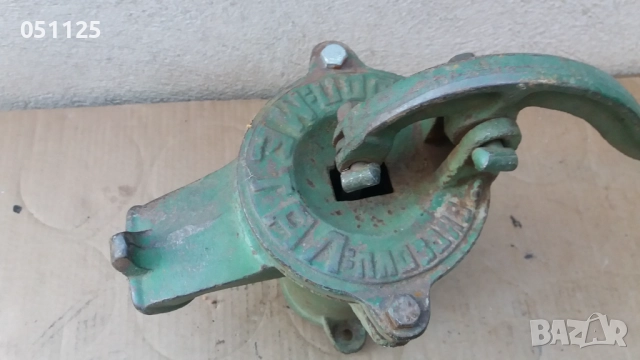 стара соц. помпа за вода - ръчна , снимка 6 - Антикварни и старинни предмети - 52923386