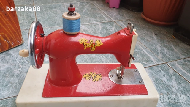 Детска шевна машина с кутия, снимка 5 - Колекции - 54272598