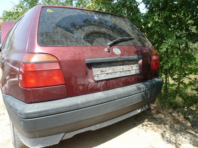 VW Golf 1,6, снимка 2 - Автомобили и джипове - 33717377