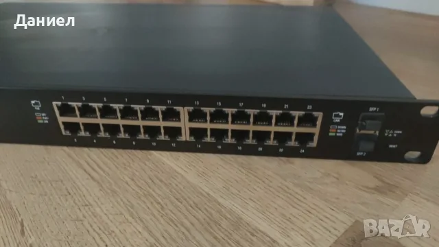 24 портов гигабитов PoE+ switch Ubiquiti EdgeSwitch 24 250W, снимка 3 - Суичове - 49934442