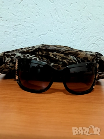 Слънчеви очила/подарък шал, снимка 2 - Слънчеви и диоптрични очила - 54139193