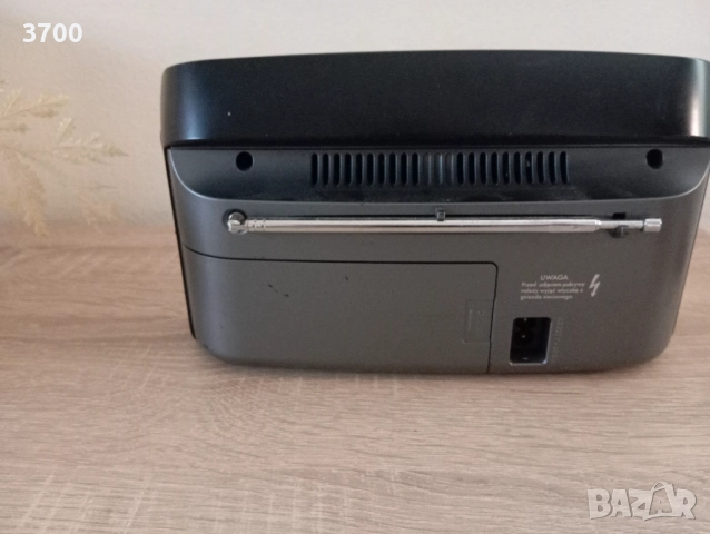 Grundig - преносимо радио с цифров тунер, снимка 2 - Радиокасетофони, транзистори - 52686403