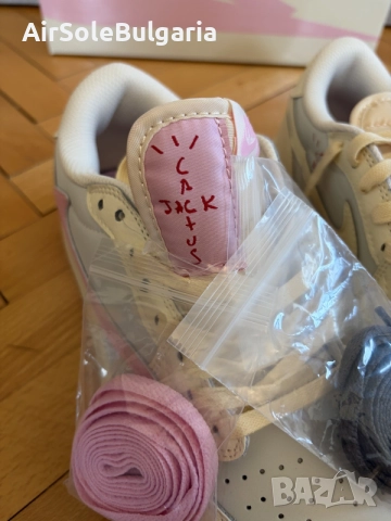Jordan 1 x Travis Scott Shy Pink Size EUR 41/ UK 7 Brand New With Box 📦 , снимка 12 - Маратонки - 55728487