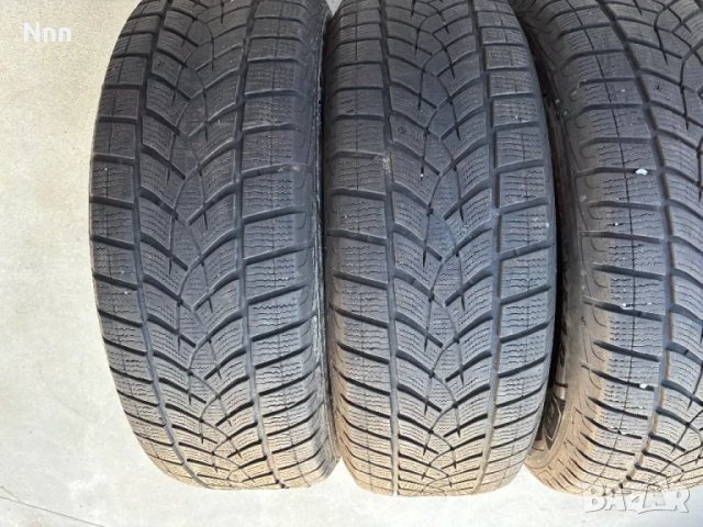 4.бр зимни гуми 215 65 R17, снимка 3 - Гуми и джанти - 49801873