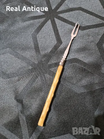 Уникална антикварна колекционерска английска сребърна вилица за миди, снимка 1