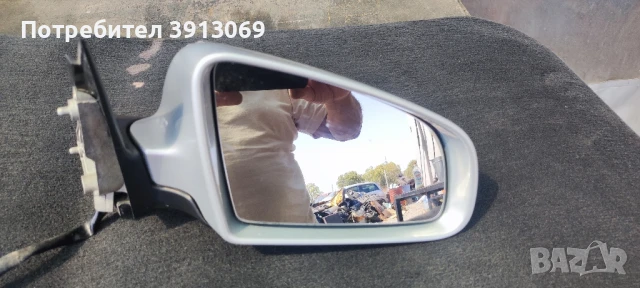 Продавам оригинално дясно електрическо огледало за Ауди А4 от 2000 до 2004г 